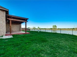 204 Winters Edge Dr, Red Oak, TX 75154