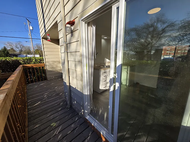 2815 E 6th St #1A — Photo 10