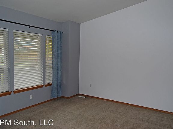 3rd image of 9407 152nd St E