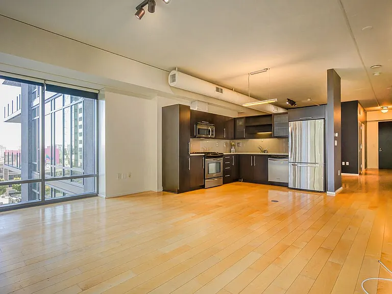 1100 S Hope St #803 — Photo 6