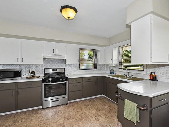 3rd image of 7637 128th AVENUE
