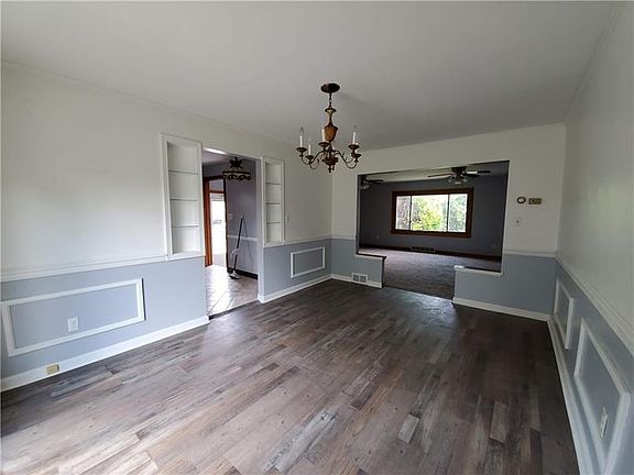 2nd image of 117 W Sheridan Ave