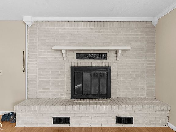 4th image of 920 N 3rd St