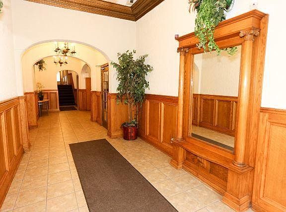 3rd image of 711 W Belmont Ave APT 201