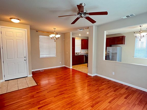 4th image of 270 Caravaggio Cir