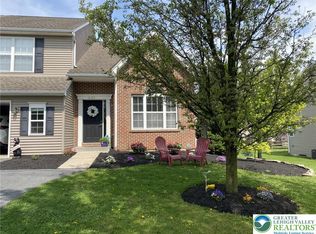 1525 Cambridge Dr, Macungie, PA 18062
