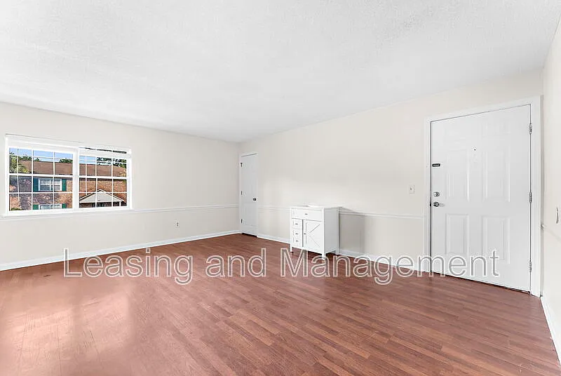 2 bed, 1.0 bath, 808 sqft, $1,250 — Photo 4