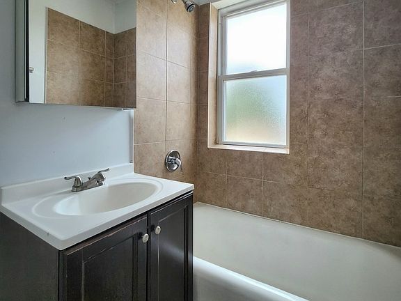 5th image of 2244 N Monticello Ave APT 3W