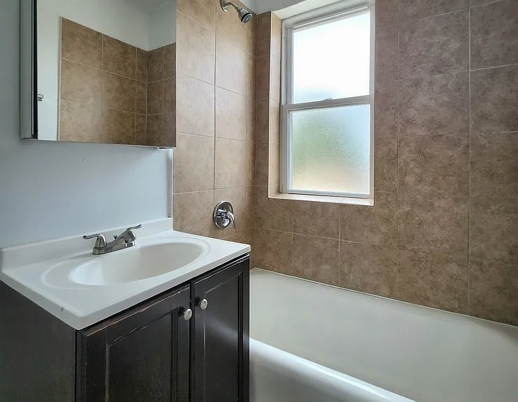 2244 N Monticello Ave #3W — Photo 5