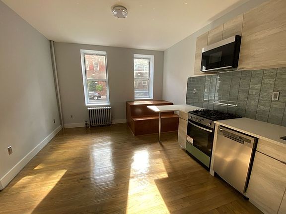 3rd image of 495 Washington Ave APT 1A