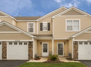 2272 Flagstone Ln, Carpentersville, IL 60110