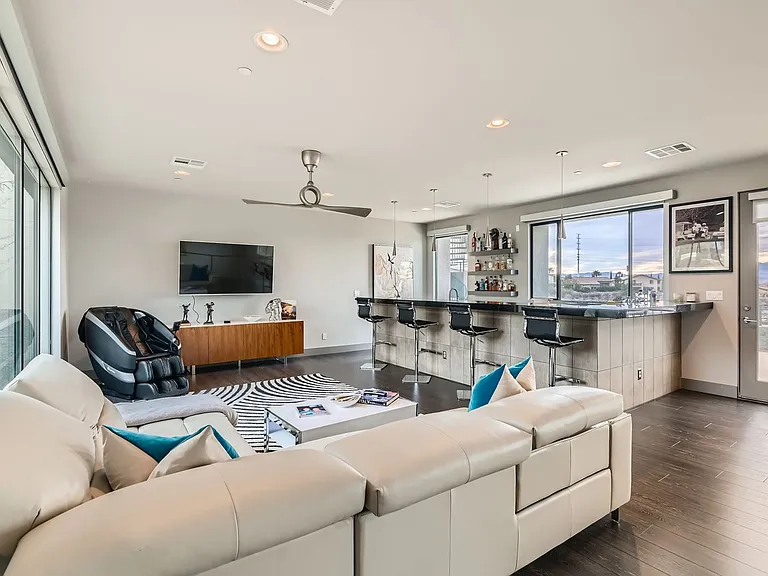 861 Vegas View Dr — Photo 21
