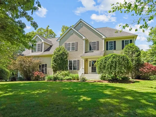 3 Foster Dr, Norton, MA 02766