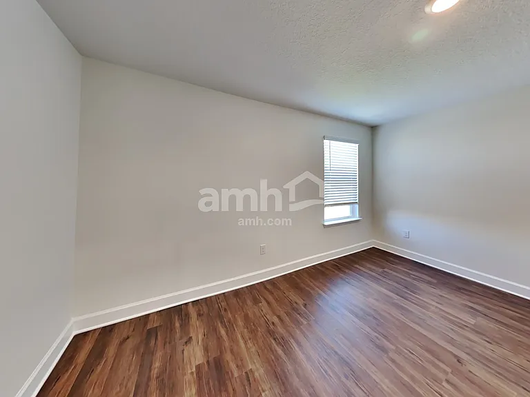 1131 Walden Pond Dr — Photo 23