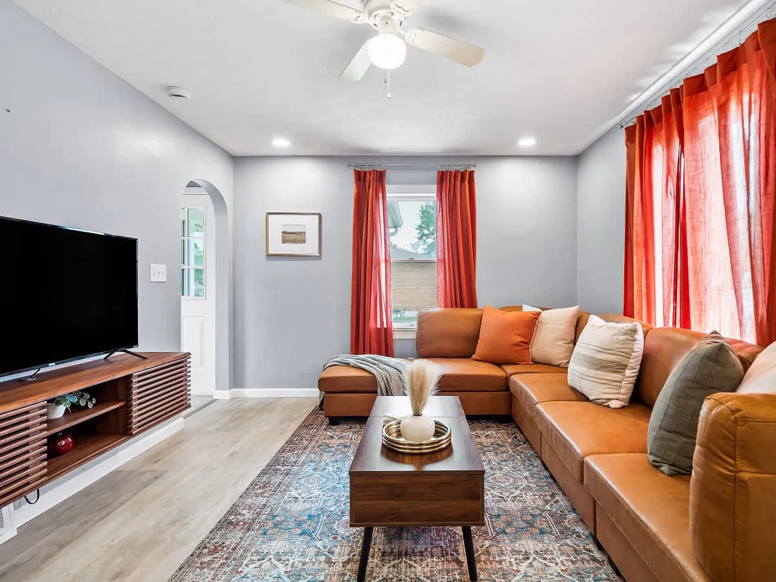 3 bed, 2.0 bath, 1517 sqft, $2,991 — Photo 4
