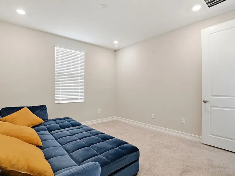 4547 San Martino Dr — Photo 35