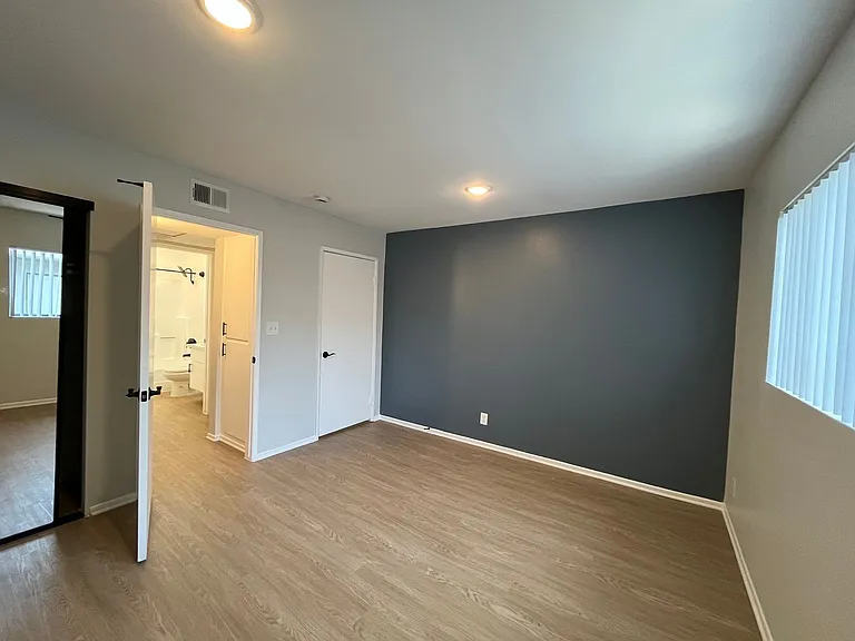 951 S. Oxford Ave. — Photo 107