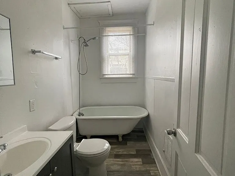 626-628 W Main St — Photo 23