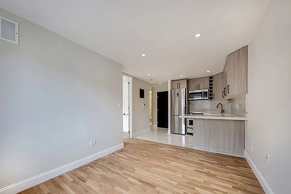 Rented by AD Real Estate Investors | media 29