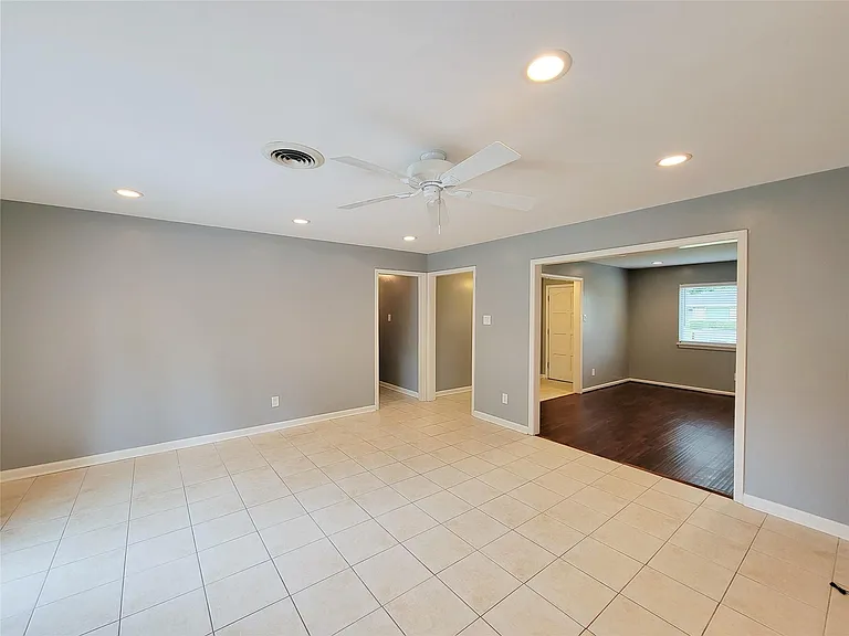 5846 Ettrick Dr — Photo 10
