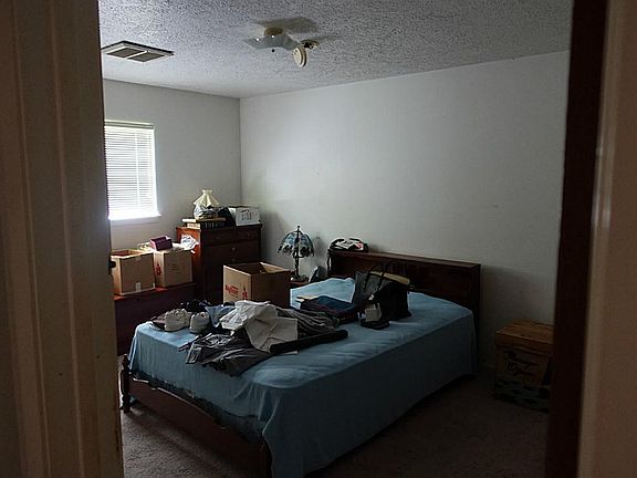 5th image of 1101 Velma St