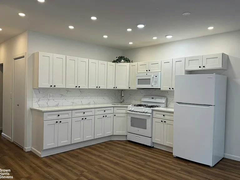 136 Decatur St #1 — Photo 2