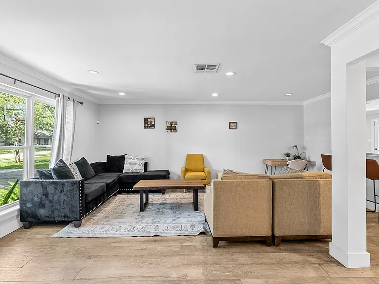 Cedardale Dr — Photo 6
