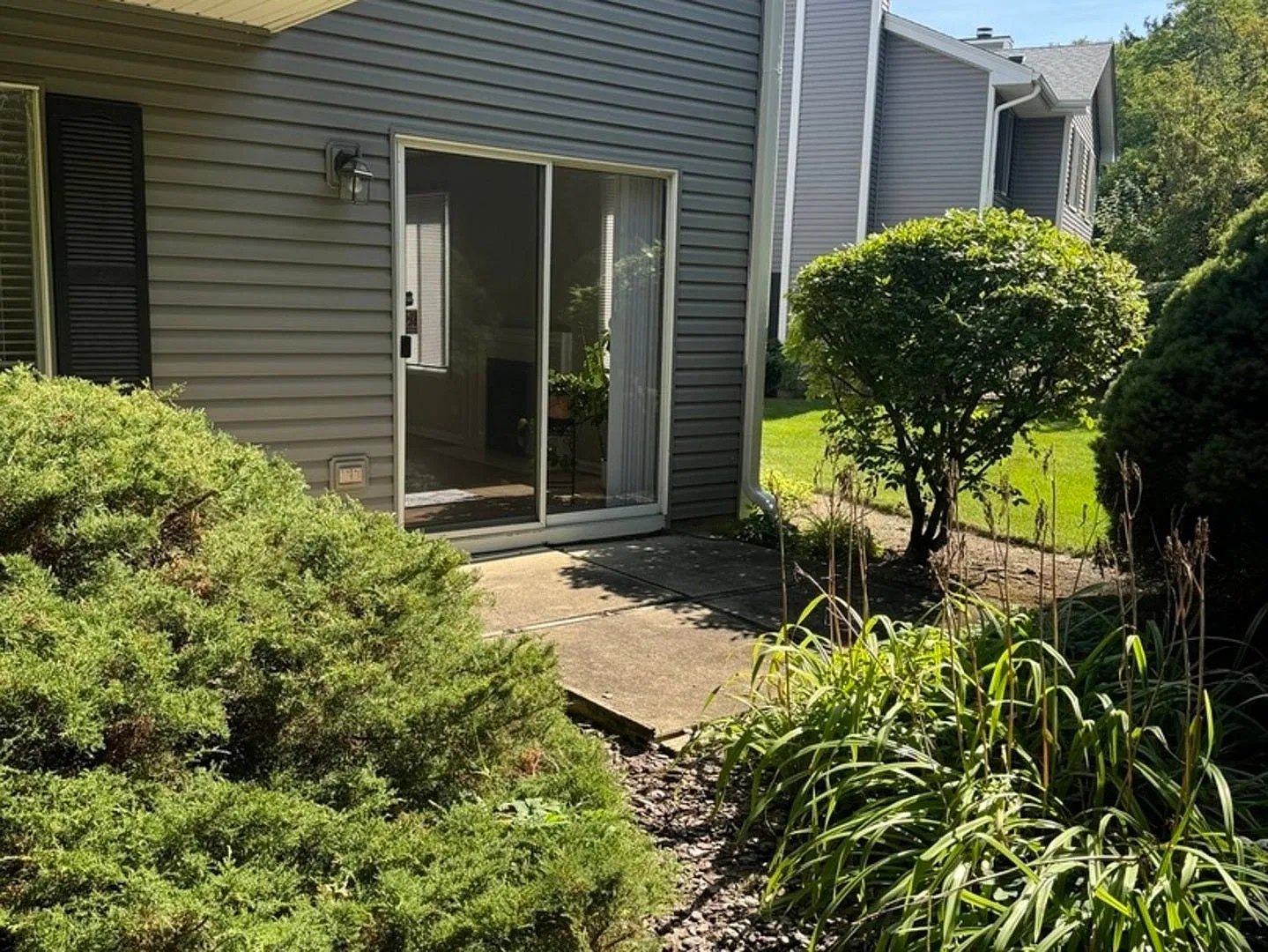 2 bed, 1.5 bath, 1230 sqft, $2,800 — Photo 2