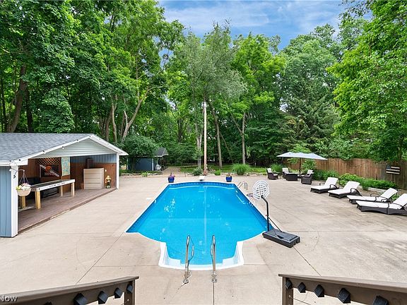2nd image of 443 Merriman Rd