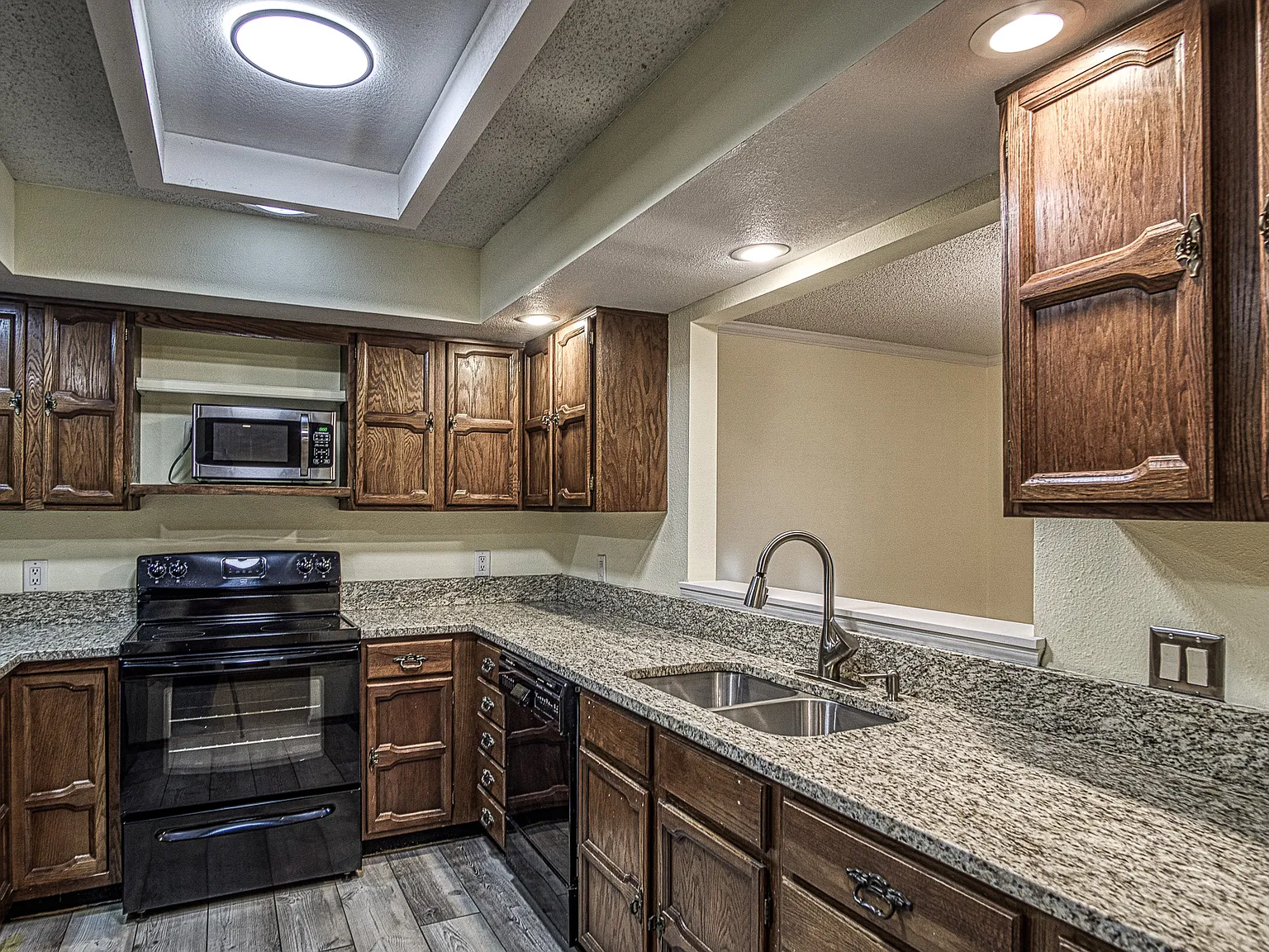 3 bed, 1476 sqft, $1,400 — Photo 1