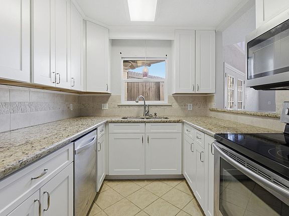 4th image of 2320 Lake St