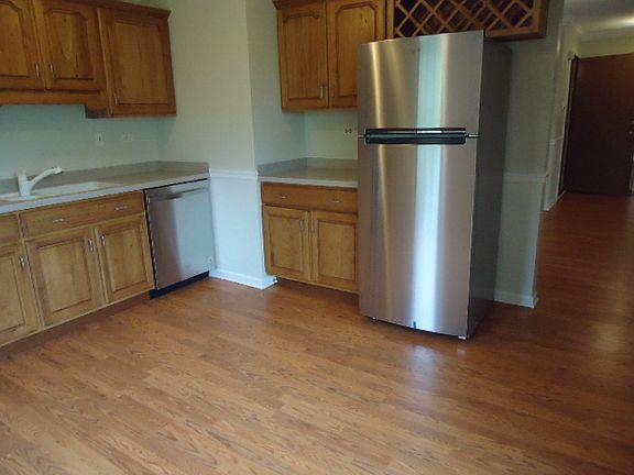4th image of 416 N Thornwood Dr