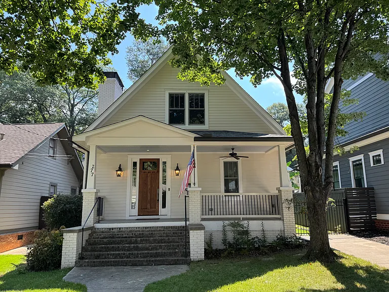 277 Prospect Pl NE — Photo 1