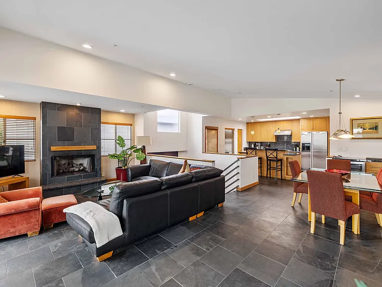 452 Marine Pl — Photo 7