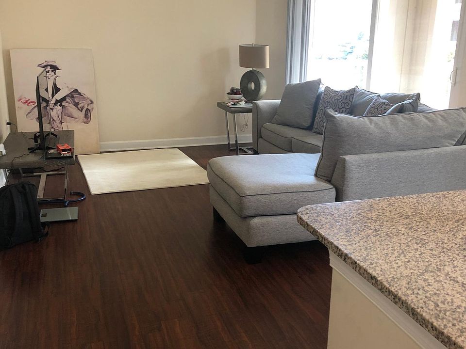 2nd image of 421 Allister Dr #8