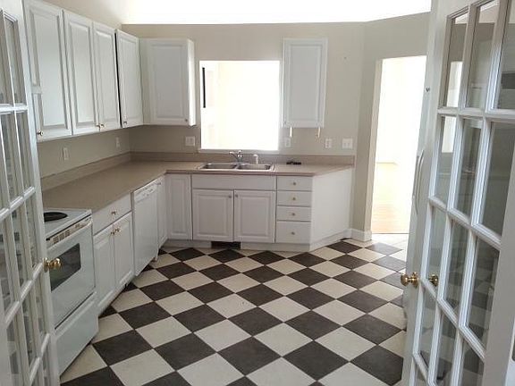 4th image of 2957 Philadelphia Dr
