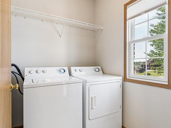 4th image of 5360 Lynch Cir