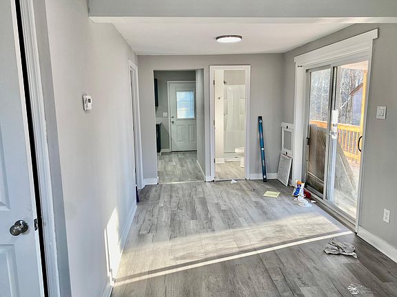 4th image of 1801 Louisa St