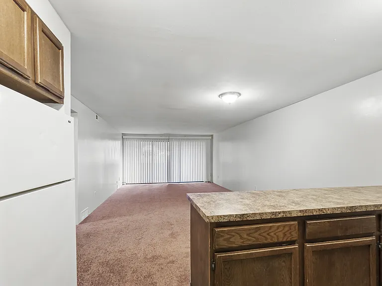 Greenwich Manor Apartments — Photo 19