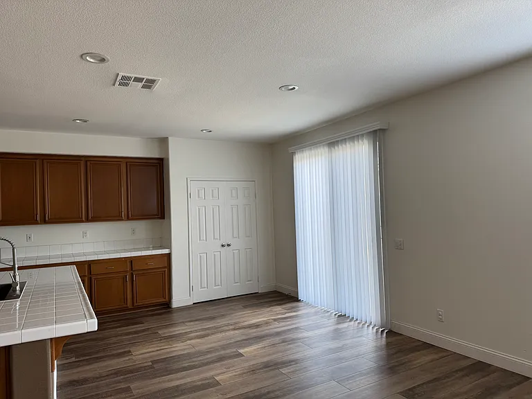 54 Emory Ave — Photo 16
