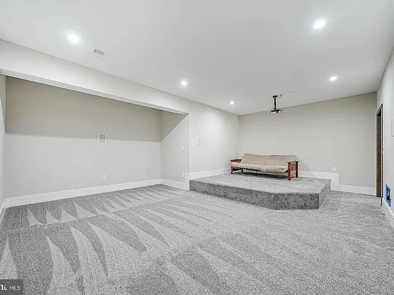 9908 Blake Ln — Photo 25