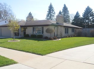 3745 Saint Andrews Blvd, Racine, WI 53405