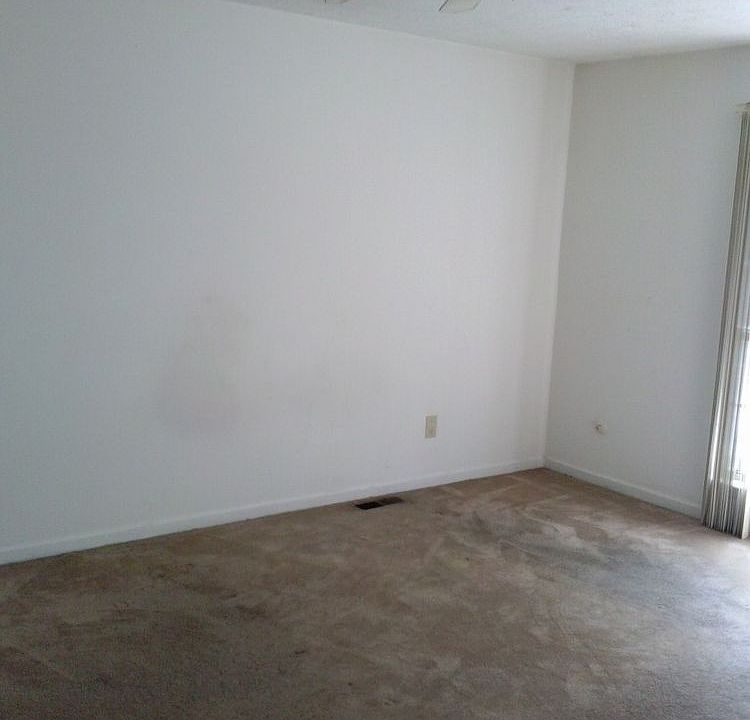2nd image of 7925 Hunters Path
