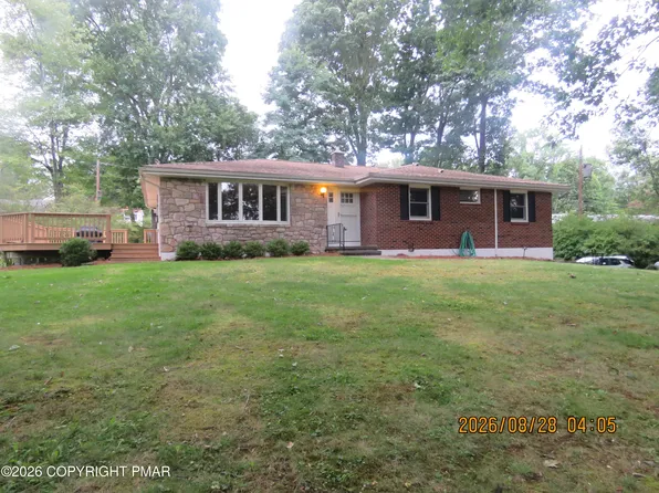 14 Bell Ter, Stroudsburg, PA 18360