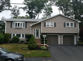 15 Gloversbrook Rd, Randolph, MA 02368