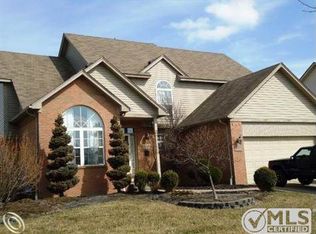 32339 Kelly Blvd, Rockwood, MI 48173