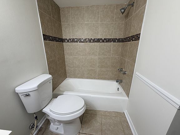 2nd image of 1004 Sandlin Pl Unit D-1
