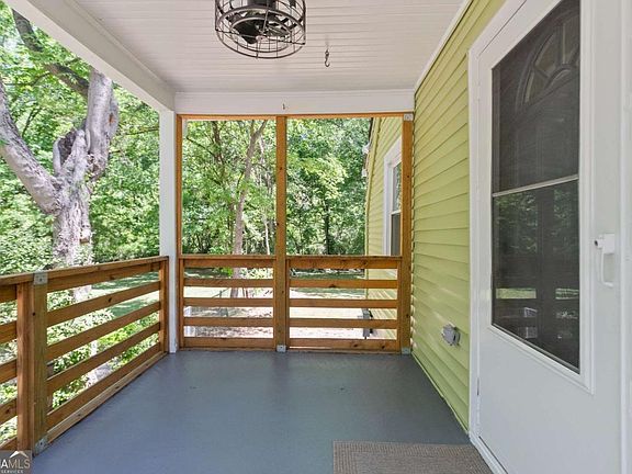 4th image of 2274 Carey Dr SE