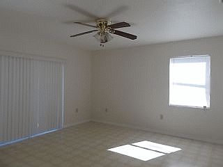 3rd image of 283 Chadworth Dr