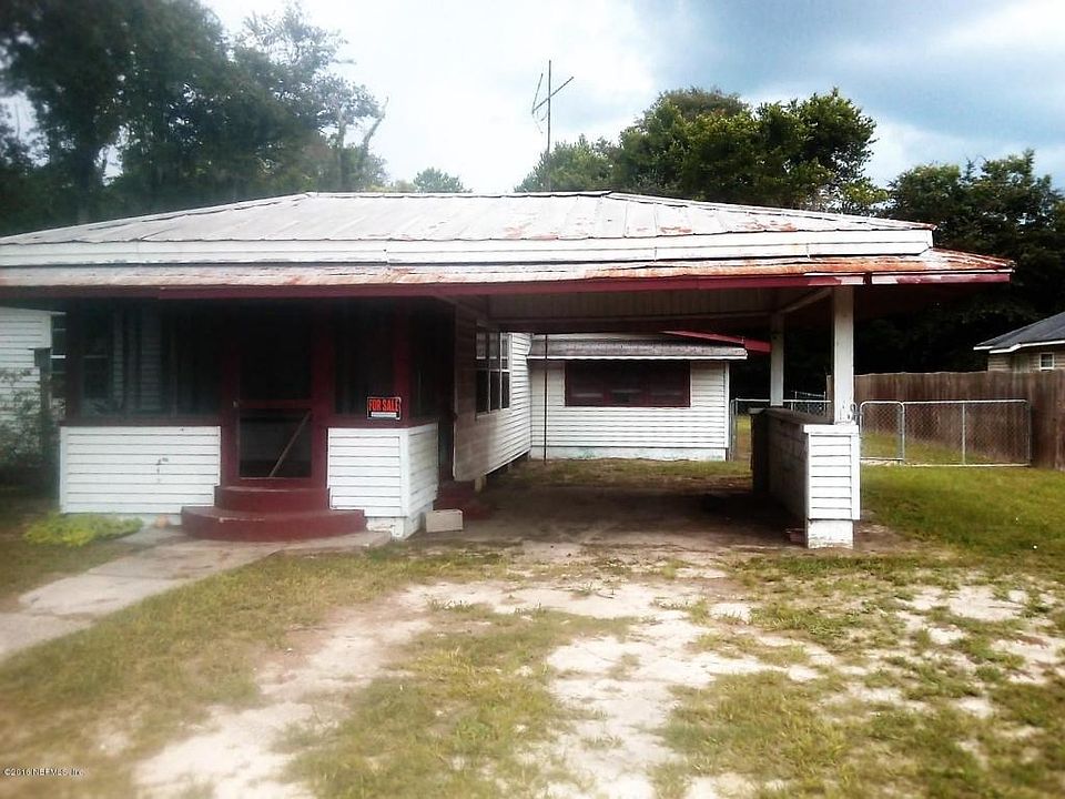 Cute Bungalow "As Is"
